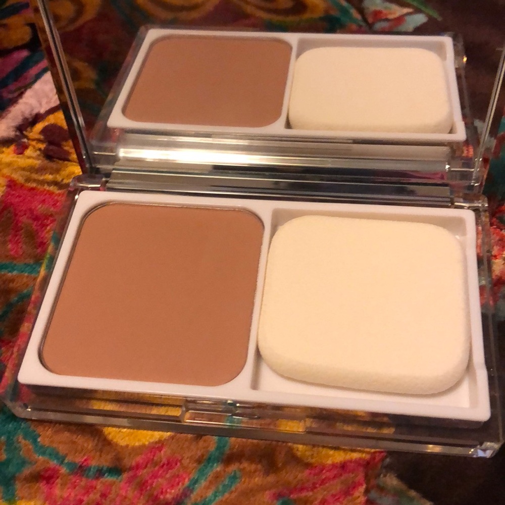 Clinique Acne Solutions Powder Makeup - Picture 7 of 7